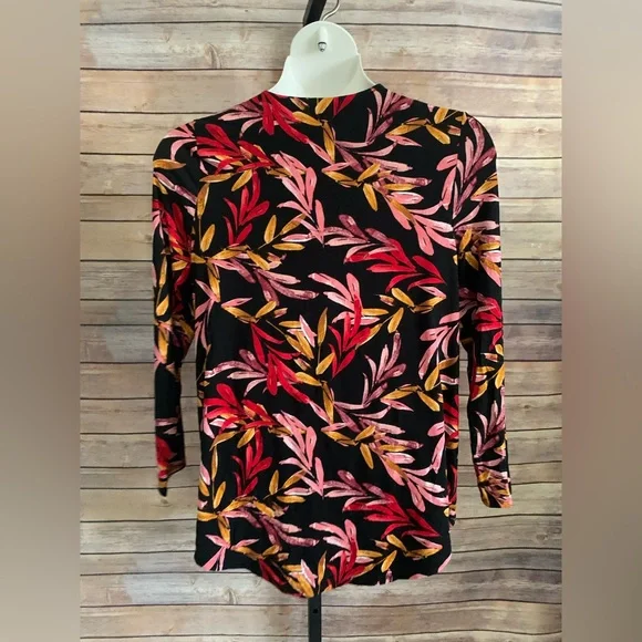 JM Collection - Size Large - Picture 2 of 10